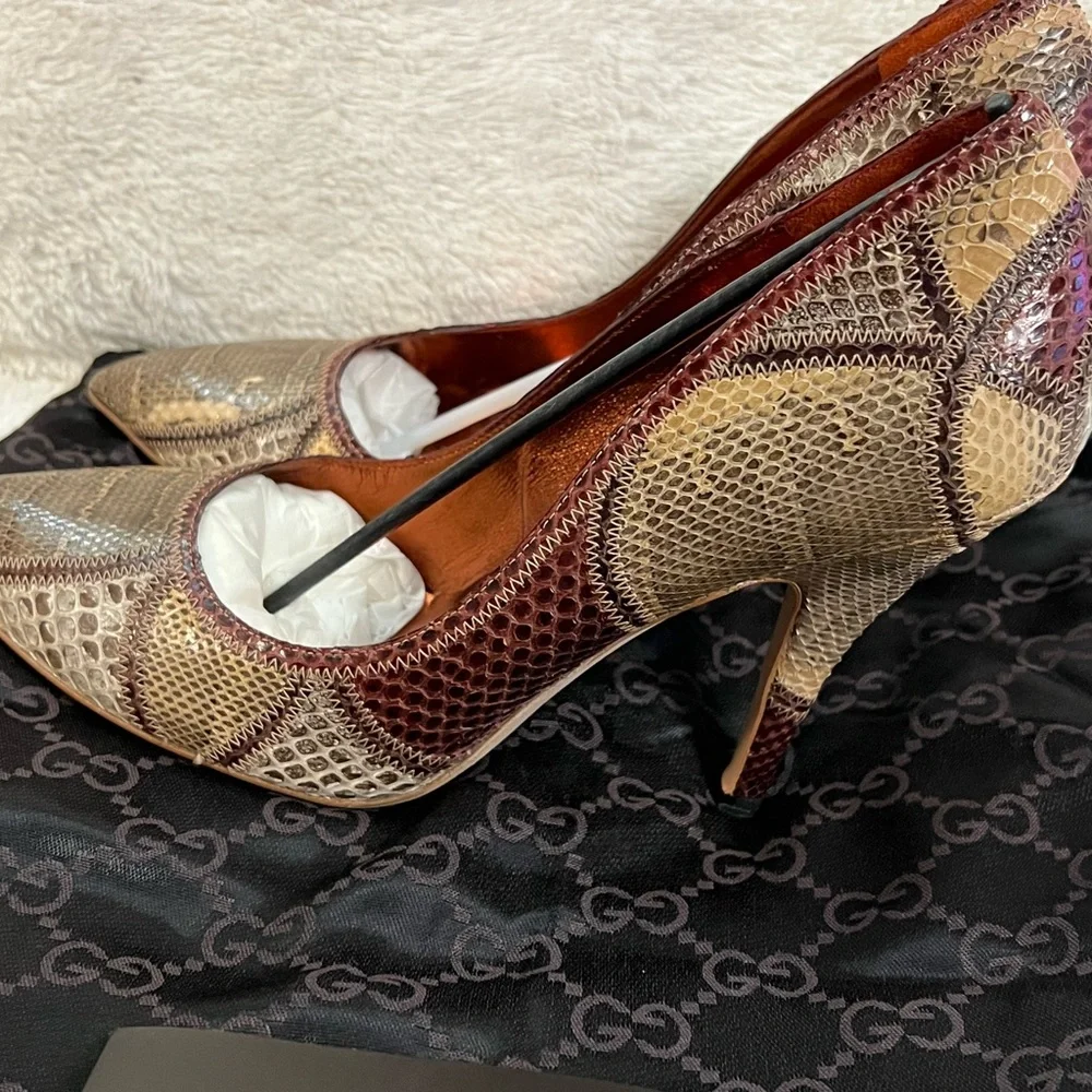 GUCCI Python Printed Pumps 💗 - Picture 4 of 12
